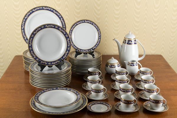 Service in white porcelain with 78 pieces floral decoration