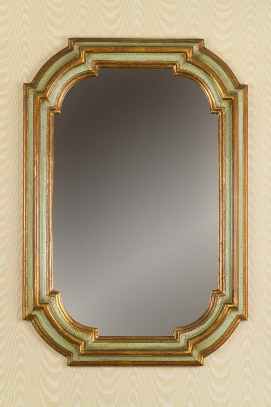 Mirror in gilded and lacquered wood