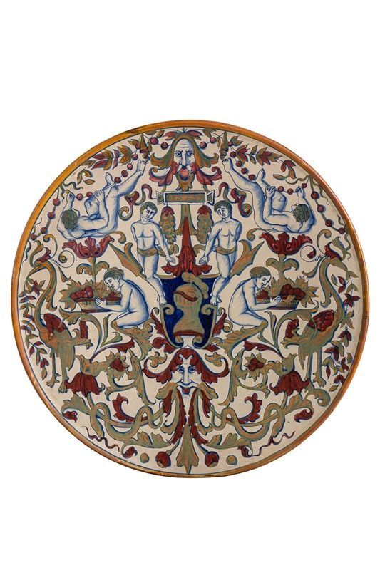 Polychrome ceramic plate