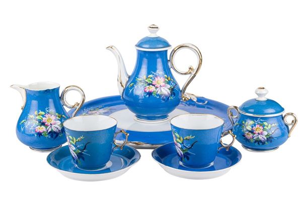 T&#234;te-&#224;-t&#234;te tea set in light blue porcelain