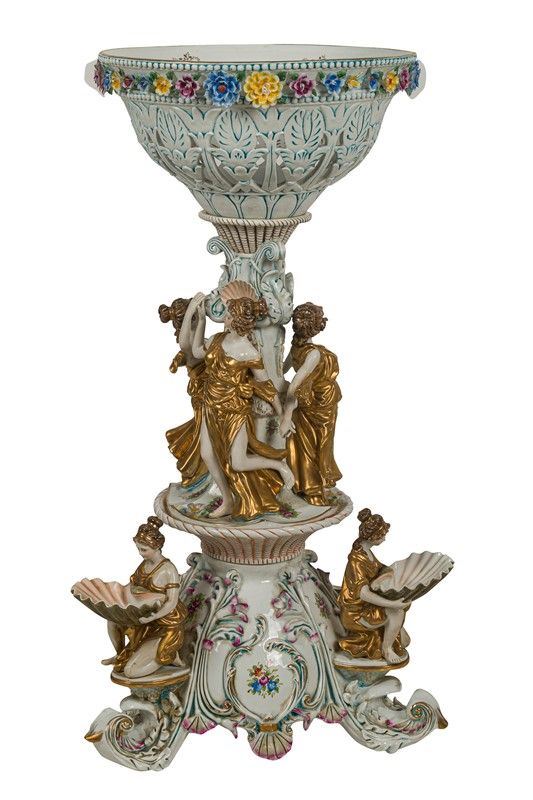 Large stand with porcelain basket