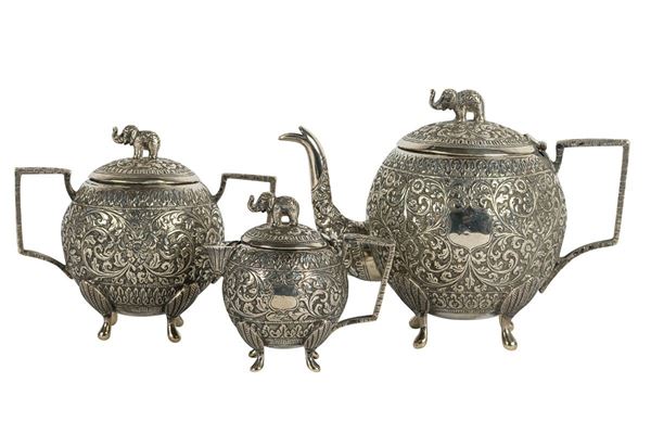 Particular silver tea and coffee set
