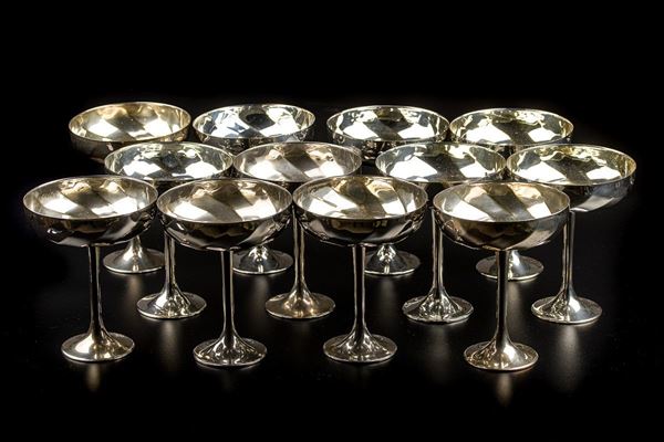 Lot of 12 cocktail glasses