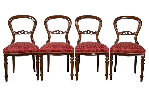 Lot of 4 chairs
