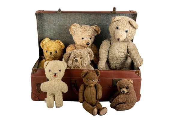 Seven vintage &quot;Teddy bear&quot; plushes, one of which is from Lenci