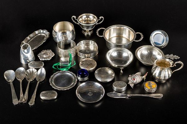 Lot of 23 pieces in 800 silver and 5 pieces in silver