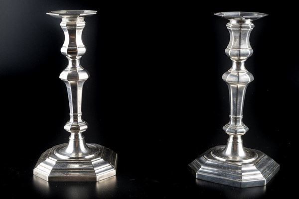 Coppia di candelieri in argento 800