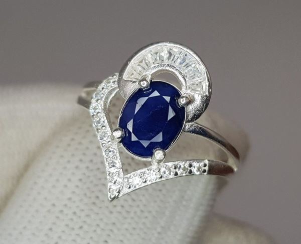 925 silver ring with sapphire and zircons