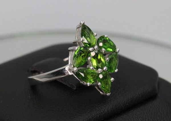 925 silver ring with chrome diopside and zircons