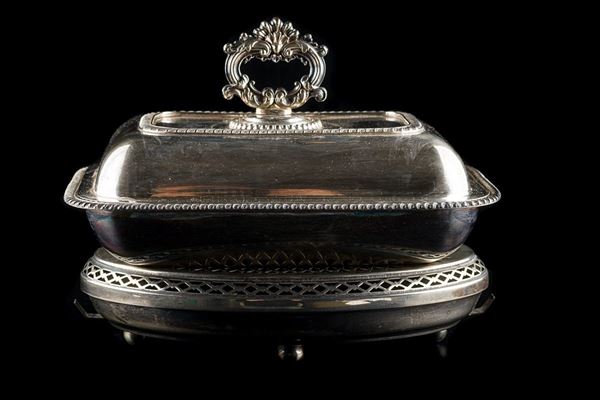Chafing dish with silver metal stove