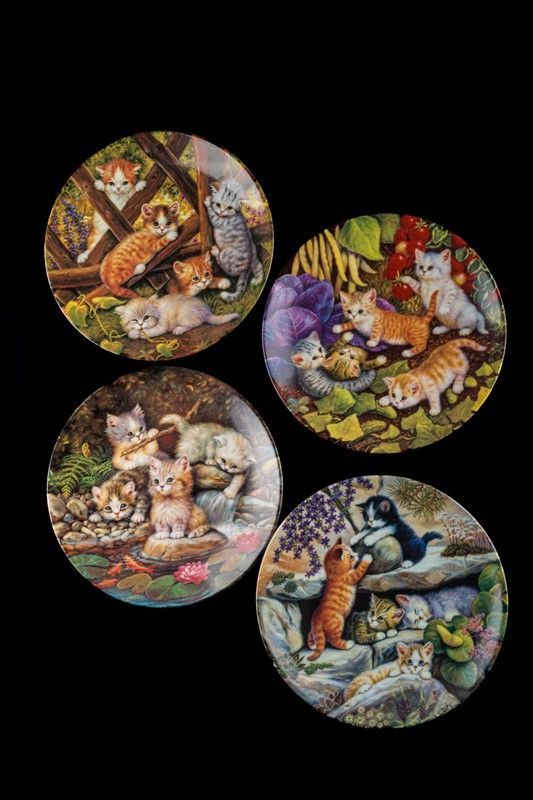 Lot of 4 saucers with cats