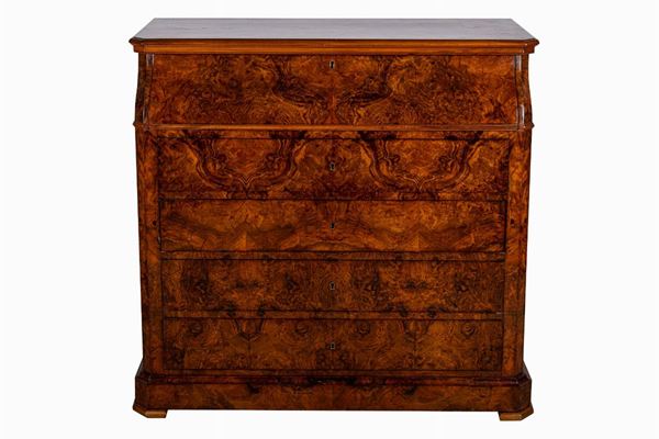 Chest of drawers in briar walnut