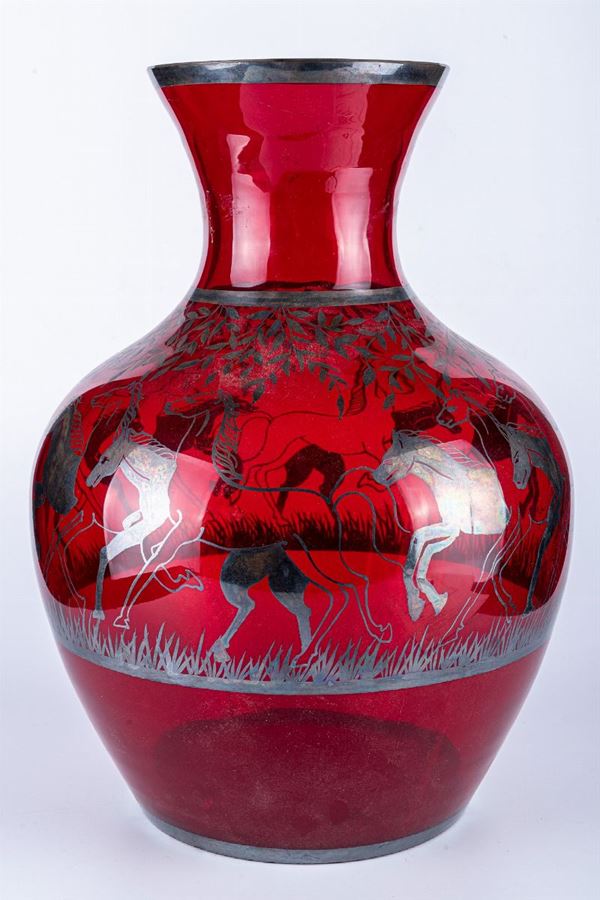 Vaso in vetro rosso