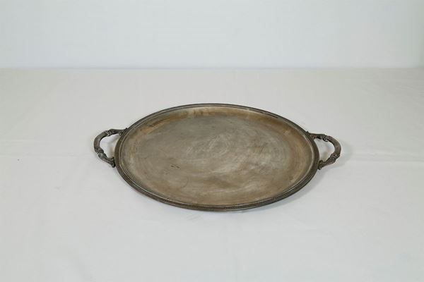 Circular tray in pleated silver