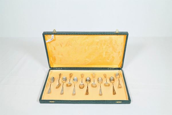 Lotto di 12 cucchiaini in argento 800  - Asta Fine Art e arredi con una selezione di opere proveniente da un collezionista privato - DAMS Casa d'Aste