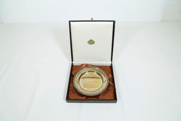 Piattino commemorativo in argento 800/1000  - Asta Fine Art e arredi con una selezione di opere proveniente da un collezionista privato - DAMS Casa d'Aste