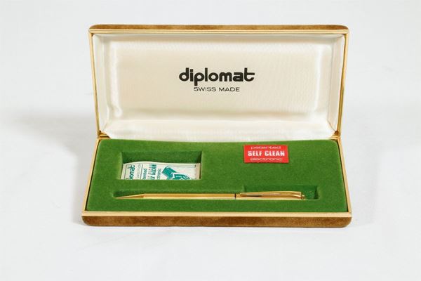 Diplomat ink pen