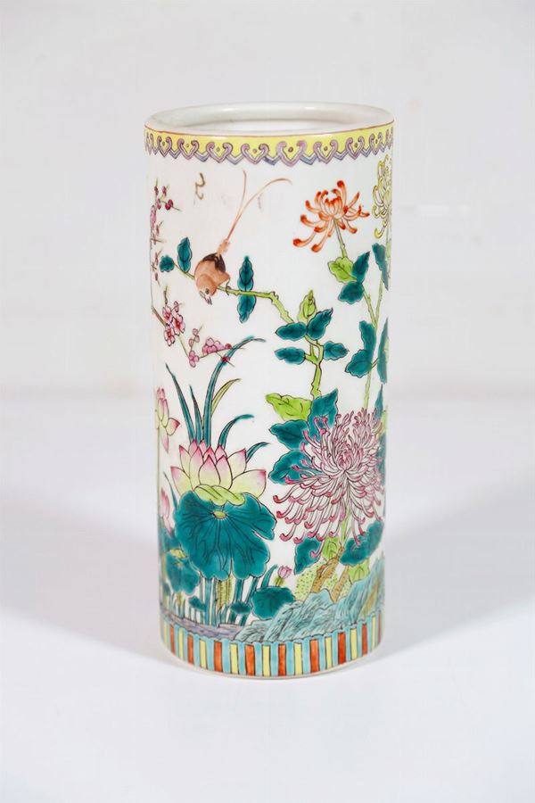 Cylindrical vase  (China, mid-20th century)  - Auction Fine art and furniture with a selection of old masters from a private collector - DAMS Casa d'Aste