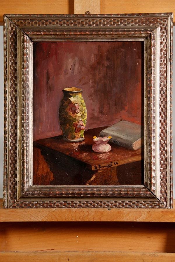 Silent nature with vase and books