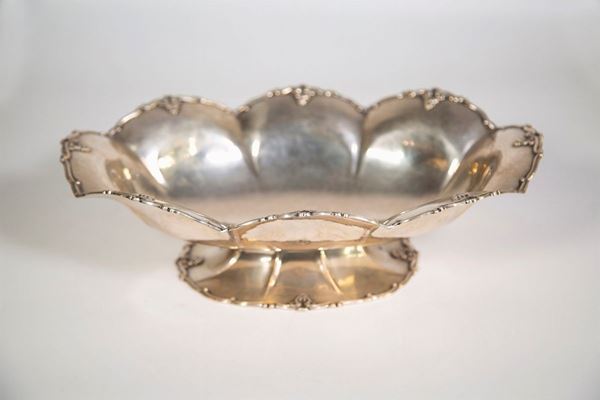 Centerpiece basin in 800/1000 silver