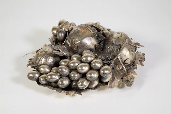 Fruit composition in 800/1000 silver  (Second half of the 20th century)  - Auction Fine art and furniture from private collectors - DAMS Casa d'Aste