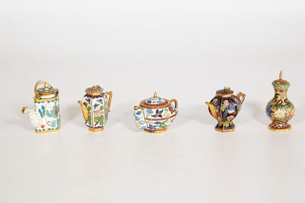 Lotto di 5 caffettiere  (Estremo Oriente, metà XX secolo)  - Asta Fine art e arredi provenienti da collezionisti privati - DAMS Casa d'Aste