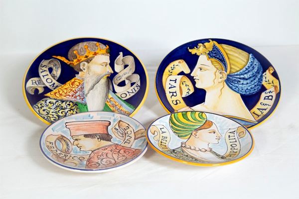 Lotto di 4 piatti in maiolica  (Seconda metà XX secolo)  - Asta Fine art e arredi provenienti da collezionisti privati - DAMS Casa d'Aste