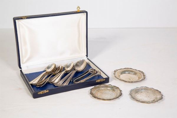 Lotto di 22 oggetti in argento  - Asta Fine art e arredi provenienti da collezionisti privati - DAMS Casa d'Aste