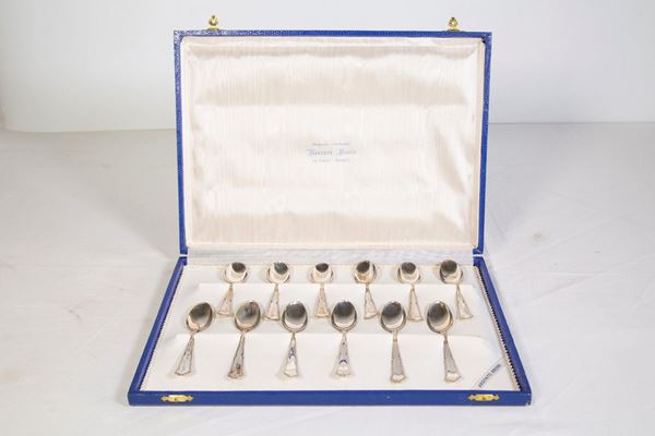 Servizio di 12 cucchiaini in argento 800/1000  - Asta Fine art e arredi provenienti da collezionisti privati - DAMS Casa d'Aste