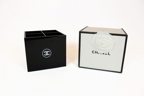 Portapennelli "Chanel"  - Asta ASTA A TEMPO ONLINE - CHRISTMAS EDITION - DAMS Casa d'Aste