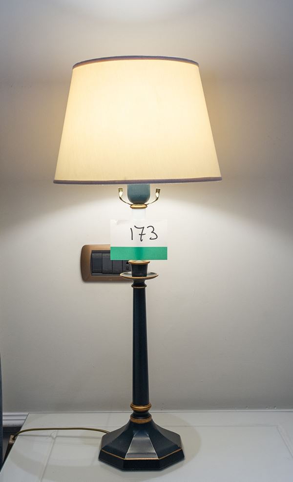 Tre lampade d&#39;appoggio