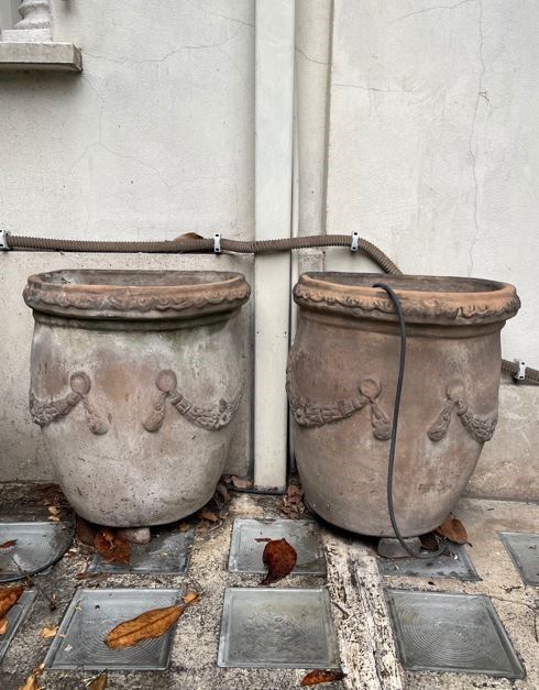 Lotto di 4 vasi da parete semicircolari in terracotta - Antica Fornace Berti e Figli