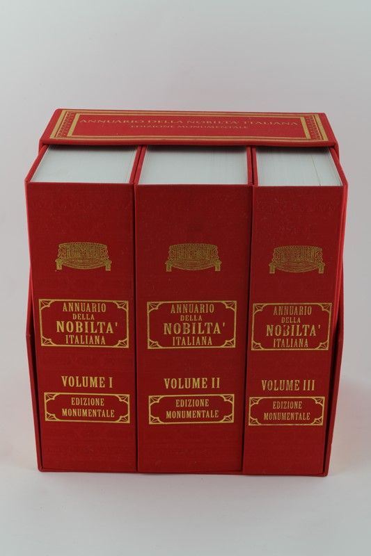 Annuario della nobilt&#224; italiana, in tre volumi entro cofanetto