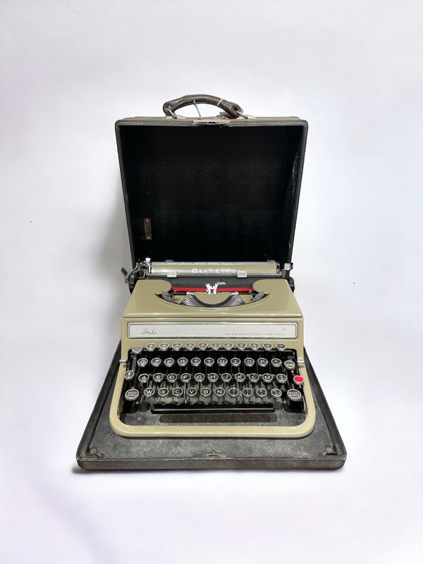 Macchina da scrivere Olivetti Studio  - Auction Timed auction / Christmas brocantage - DAMS Casa d'Aste