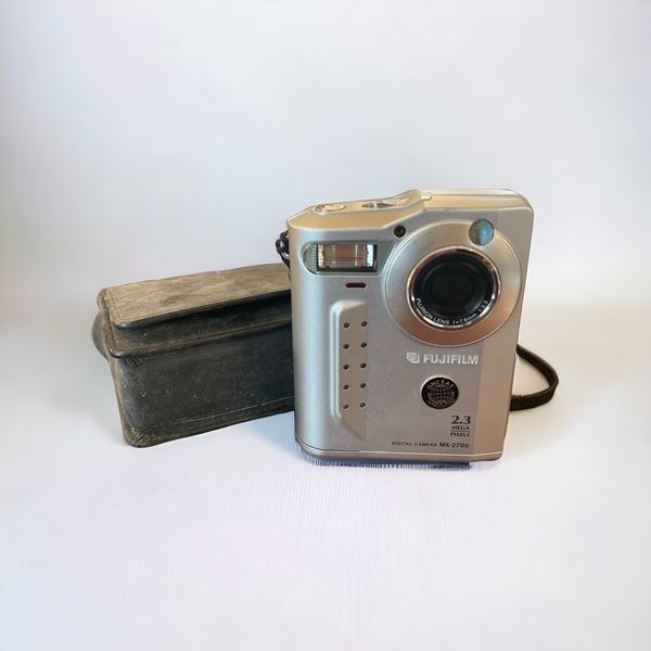 Fuji Film MX - 2700 (2.3 mega pixels)  (XX sec.)  - Auction Summer sale - DAMS Casa d'Aste