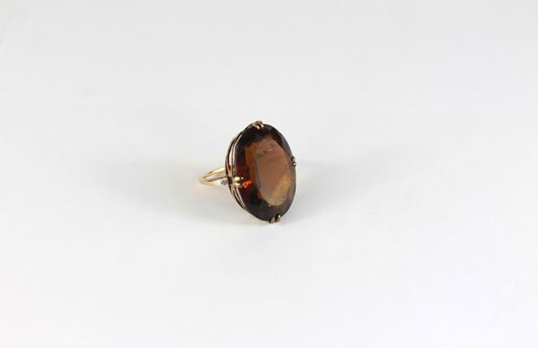 Anello con quarzo