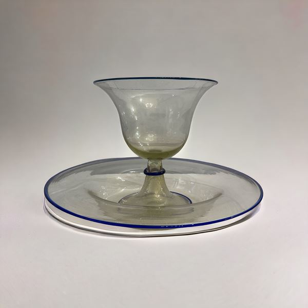 Bacile con piatto in vetro bianco pulegoso di Murano con filo in cobalto
