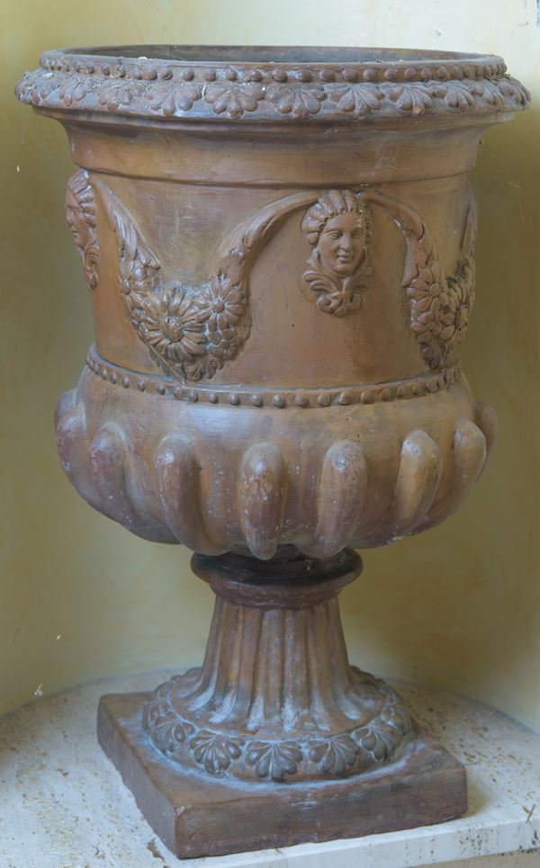 Vaso a cratere in terracotta  (Italia inizio XX secolo)  - Asta Arredi e dipinti di una villa a La Giustiniana e altre committenze romane - Web-Live - DAMS Casa d'Aste