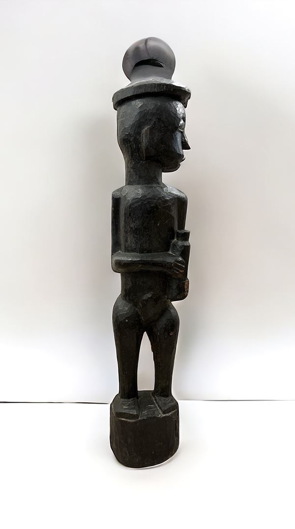 Grande scultura africana