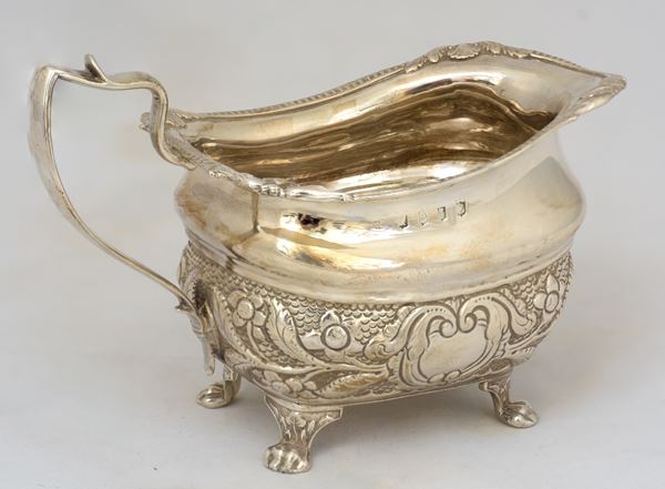 Lattiera in argento  (Inghilterra, XIX secolo)  - Auction Important Roman collections - Silver, oriental art, furniture, sculptures, old masters and 19th century paintings - DAMS Casa d'Aste