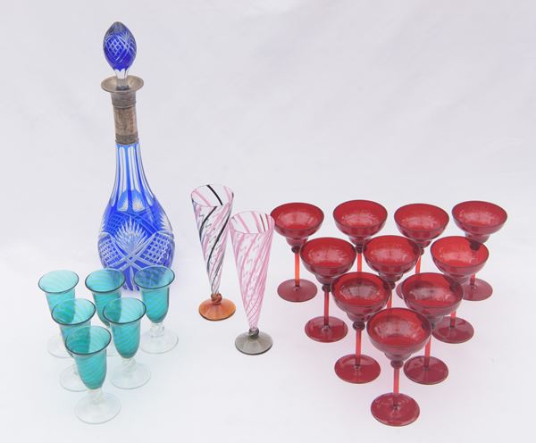 Assortimento di calici e un decanter con collo in argento 800  - vetro di Murano - Asta Art Décor - Collezioni Private Romane - DAMS Casa d'Aste