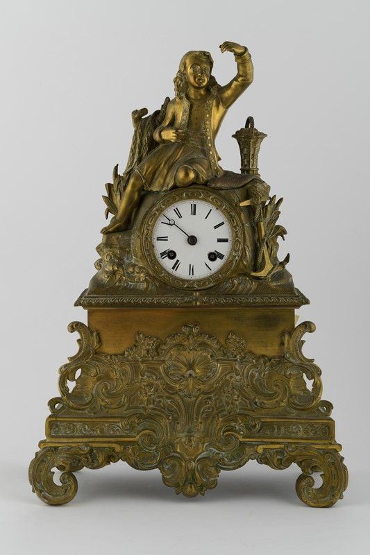 Bronze countertop clock