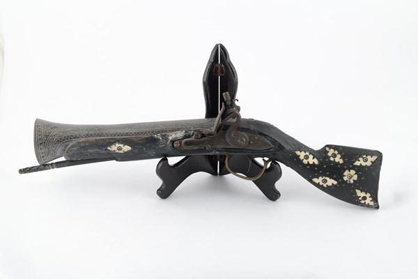Coppia di pistole ornamentali  (prima metà del XX secolo)  - Asta Asta di Antiquariato e Arte Moderna - DAMS Casa d'Aste
