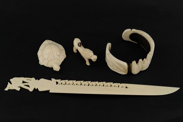 Lot of four ivory objects