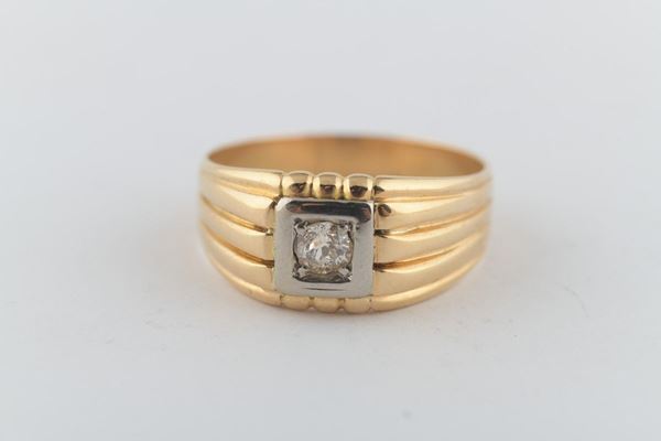 Yellow and white gold ring with diamond