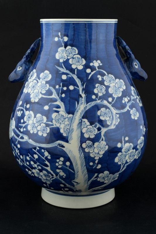 Coppia di vasi cinesi con decoro floreale 