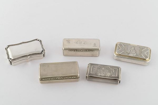 Lotto di cinque tabacchiere in argento